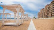 Песчаный пляж в Евпатории